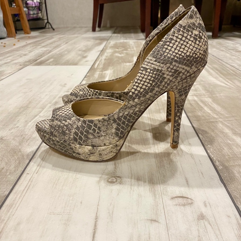 Fergulicious Brand Snack Skin Heels, Size: 6.5